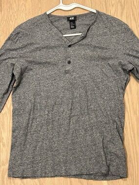 H&M Men's Heather Gray Long-Sleeve Henley Shirt